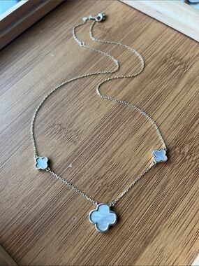 Sterling silver 925 delicate gold-Leaf Mother-of-Pearl Pendant Necklace